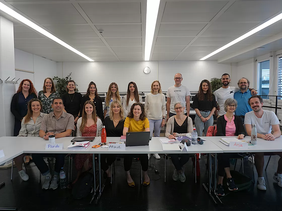 Gruppenfoto von Teilnehmenden eines ensa-Erste-Hilfe-Kurses für psychische Gesundheit.